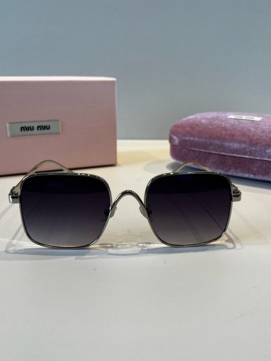 ? Miu Miu Designer Sunglasses | Full Set Included